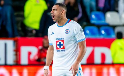 Raúl Orvañanos comete un grave error en el partido Pachuca vs. Cruz Azul