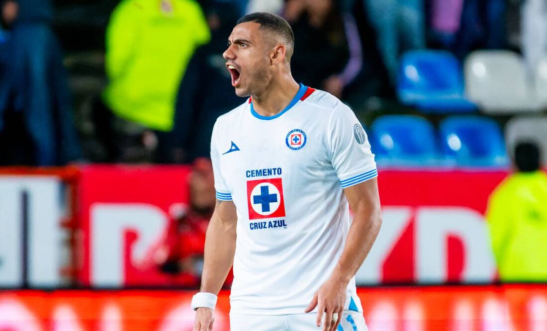 El delantero griego anotó su primer doblete en la Liga MX. Foto: Imago7.