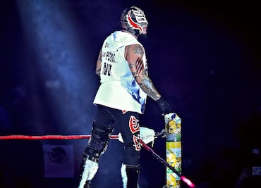 WWE: Rey Mysterio fuera de WrestleMania, Rey Fenix será su reemplazo