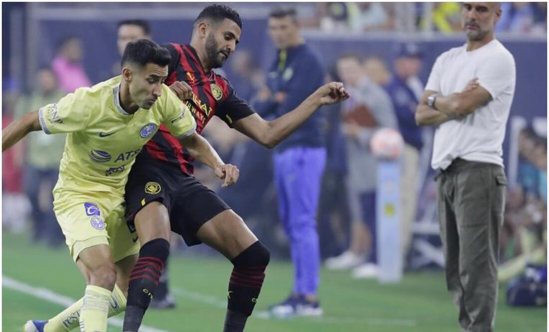 Luis Fuentes peleando la pelota con Kyle Walker y Guardiola observando / FOTO: Especial