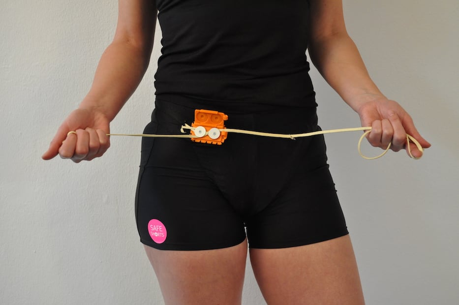 Gadgets que prometen hacer sentir seguras a las mujeres en caso de peligro