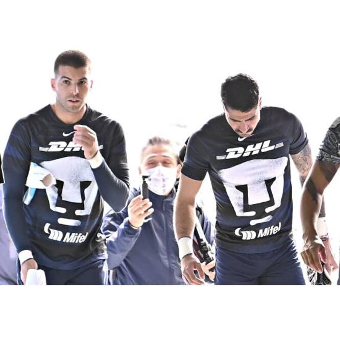 Gil Alcalá se peleó con Julio González luego del partido con Monterrey en Liguilla. Foto: Imago7