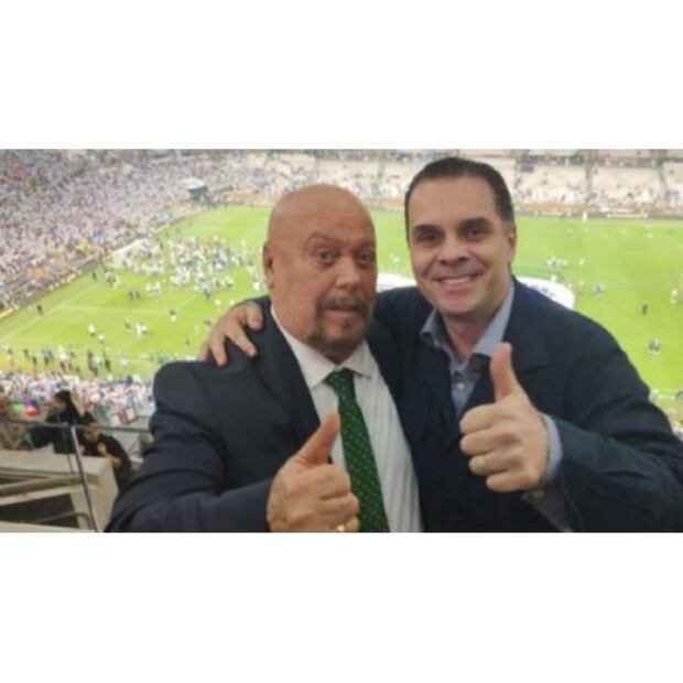El Perro Bermúdez y Christian Martinoli son muy buenos amigos. Foto: Especial