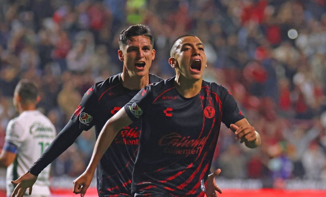 A los 15 años Mora se vuelve el jugador más joven en debutar en la Liga MX.  Foto: Imago7.