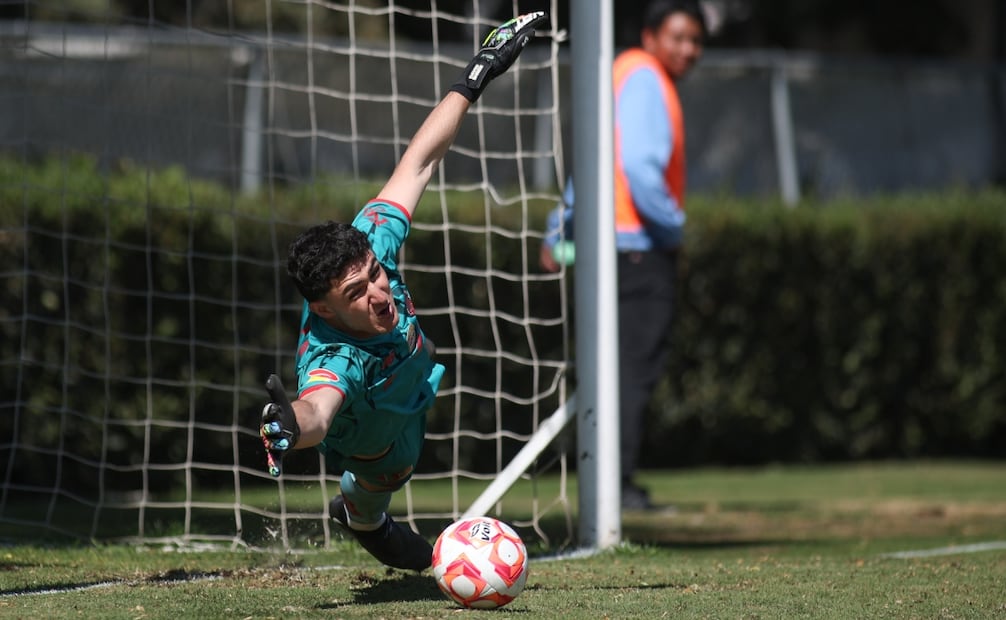 Shrem disputando un partido con la Sub 23 de Toluca / Foto: Imago7