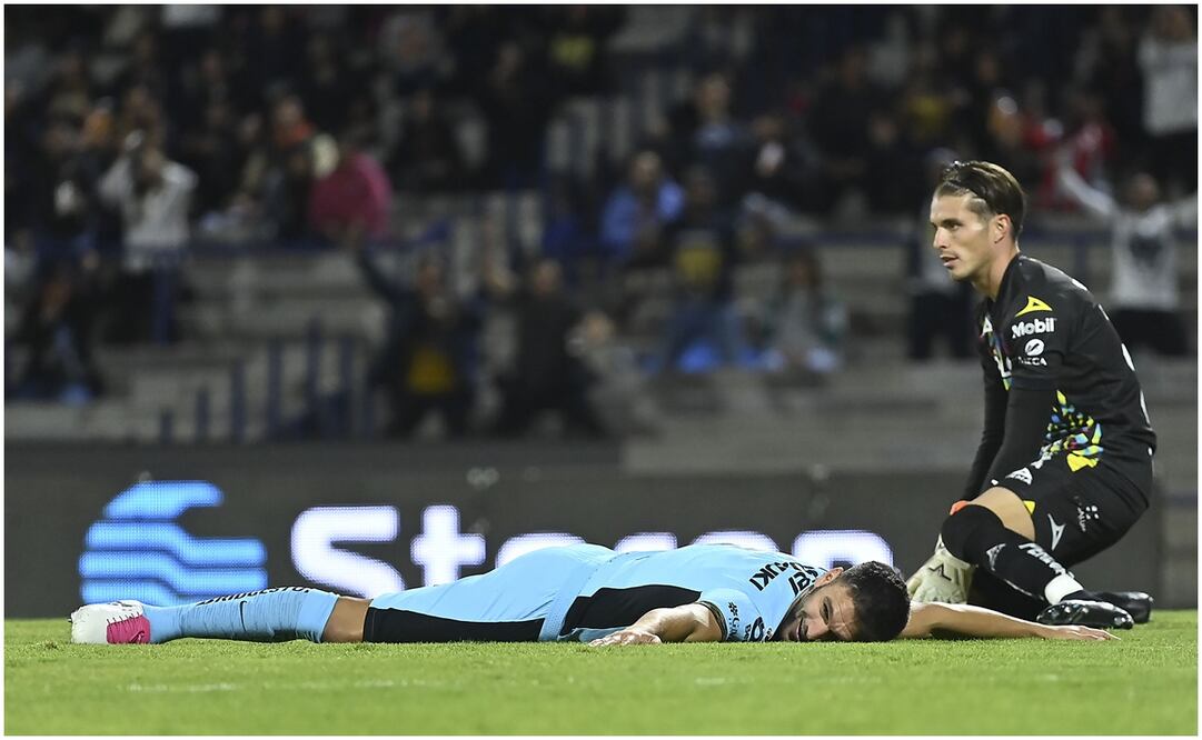 Eduardo Salvio y Ezequiel Unsain en el Pumas vs Necaxa / FOTO: Imago7