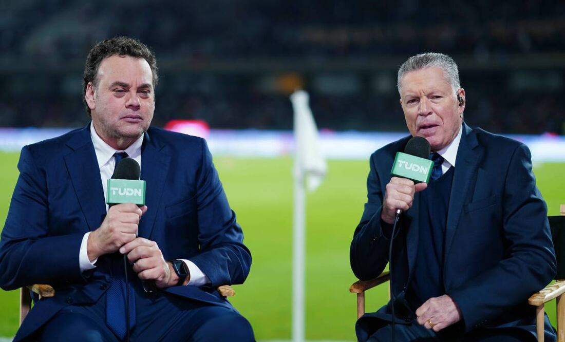 David Faitelson llamó "estúpido" a Ricardo Peláez por pedir de regreso el pacto de caballeros. Foto: Imago7