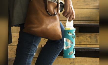 Vidrio, una opción para reducir el uso de botellas de plástico