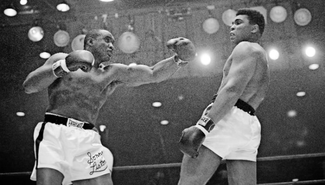 La costosa “bata maldita” que Elvis le regaló a Muhammad Ali