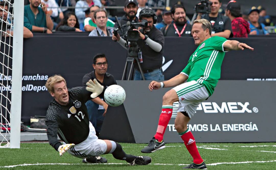 Matador Hernández sigue recordando su pifia ante Alemania en Francia 98. Foto: Imago7