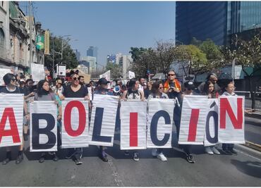Organizaciones contra el maltrato animal realizan Manifestación Antitaurina en la Glorieta de los Insurgentes
