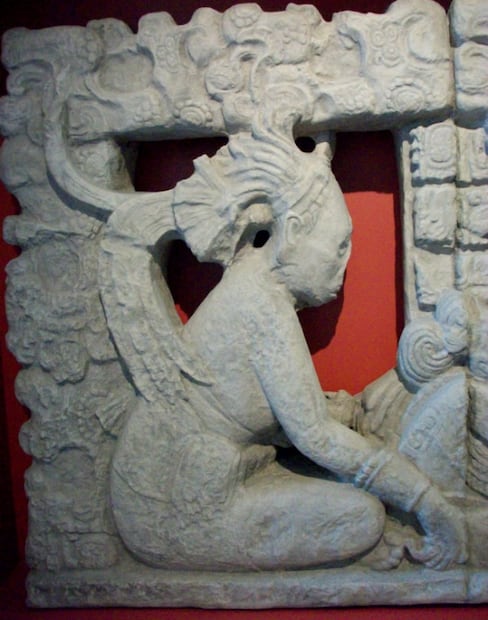 La llegada de la Luna: la menstruación en la cultura maya, zapoteca y mexica