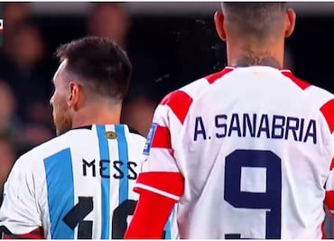 Escupen a Messi en pleno partido de Eliminatoria ante Paraguay