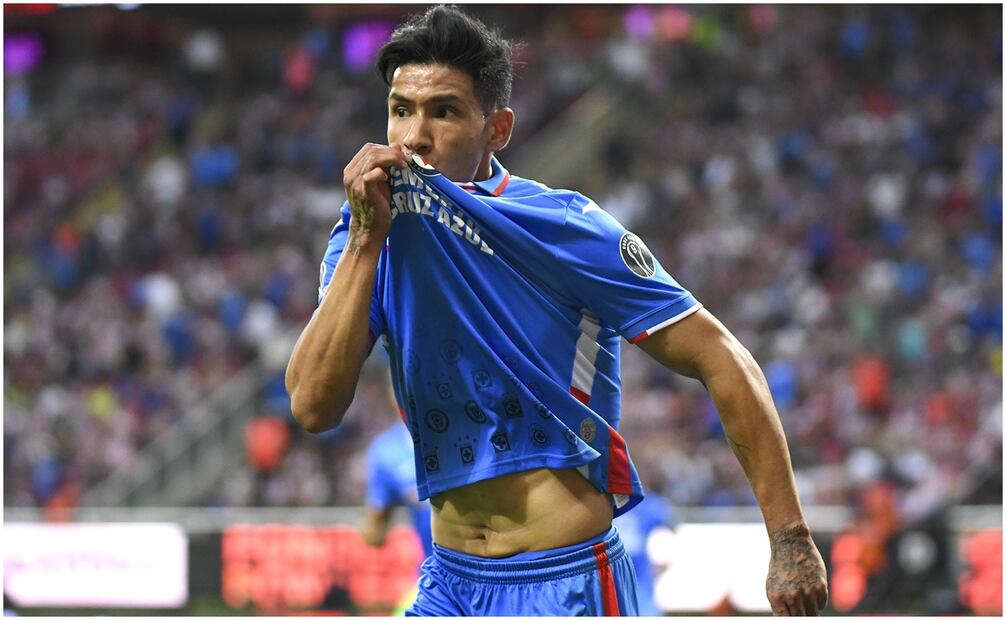 Uriel Antuna celebrando gol contra Chivas - Imago7