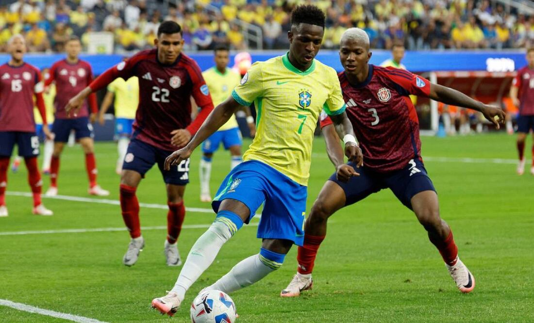 Durante los 90 minutos los ticos jugaron con el cuchillo entre los dientes para mantener el empate. Foto: Imago7.