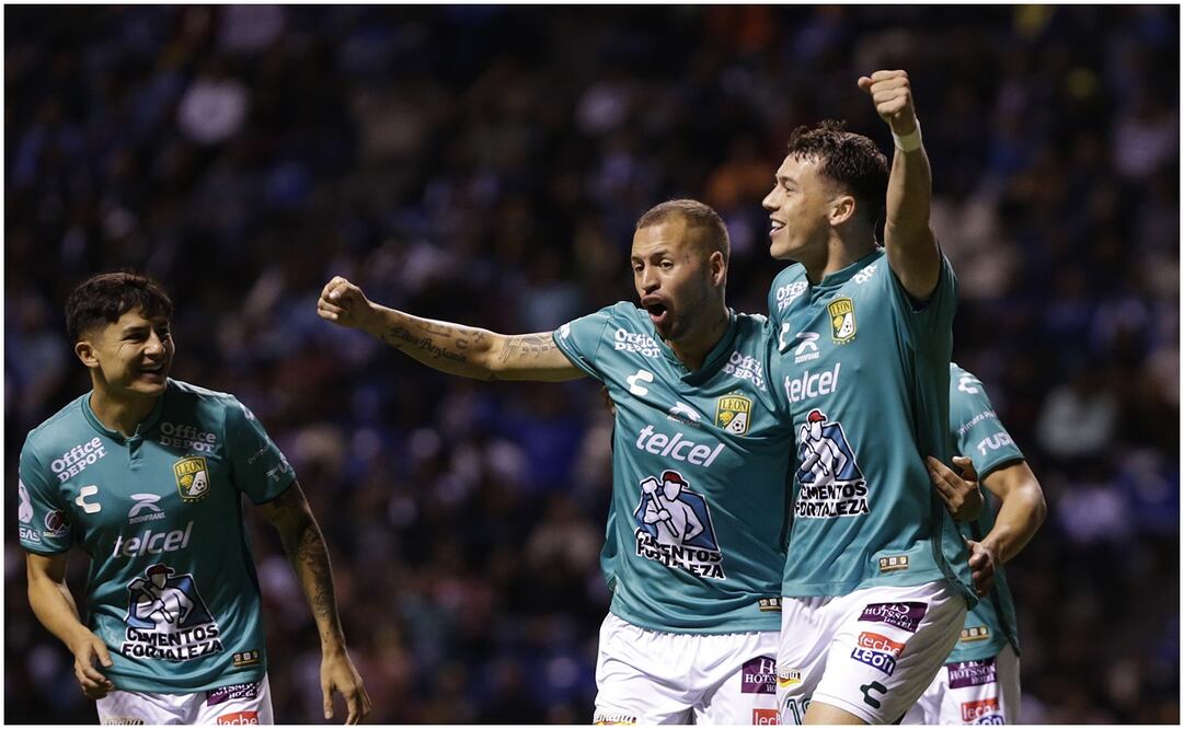Federico Viñas y Nicolás 'Diente' López festejando un gol de León ante Puebla / FOTO: Imago7