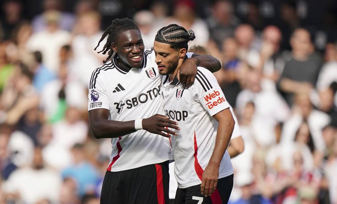 El mexicano anotó en el gol del empate de su equipo ante el West Ham. Foto: AP.