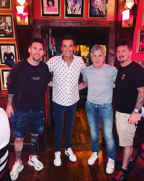 La familia de Messi y Gerardo Gerry Cea. Fuente: Instagram @gerry_cea