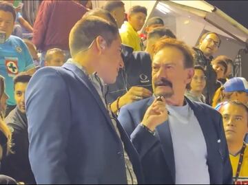 TUDN innova con transmisión desde la tribuna ¿A Ricardo La Volpe no le gustó?