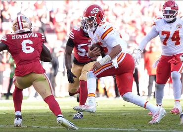 Kansas City Chiefs se mantiene como el único invicto de la NFL tras vencer 28-18 a los 49ers