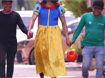 Seleccionado Nacional se disfraza de princesa este Halloween y desata risas entre sus compañeros