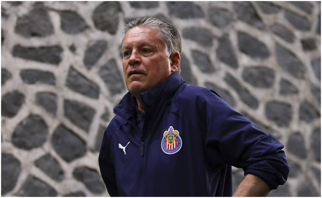 Ricardo Peláez como director deportivo de Chivas en el Estadio Azteca / FOTO: Imago7