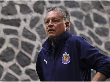 Ricardo Peláez acepta que en Chivas 'muchos jugadores le orinaron la cara'