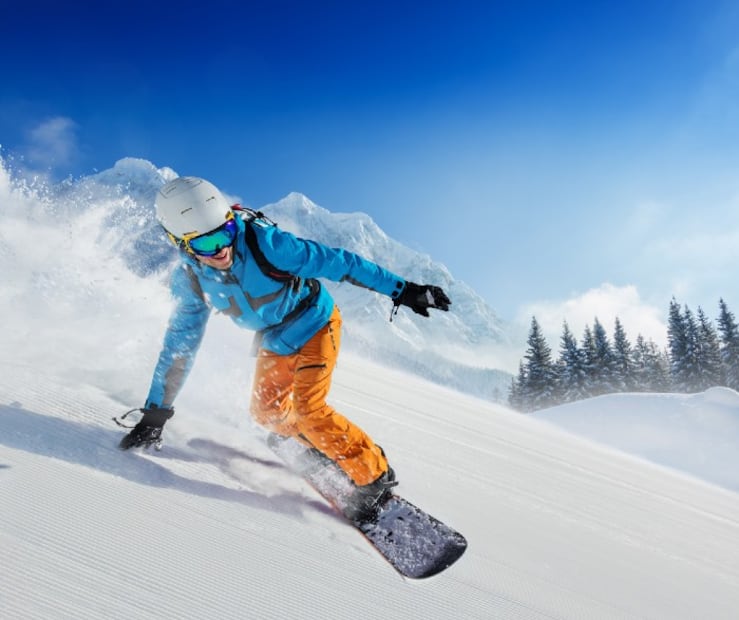 Esquiador de 72 años muere al chocar contra un snowboarder en Colorado
