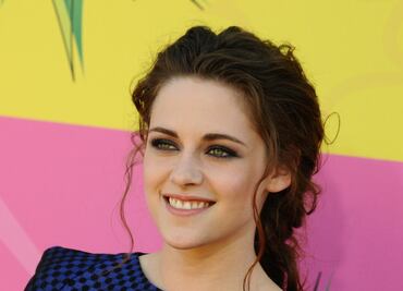 Revelan nueva foto de Kristen Stewart como la princesa Diana