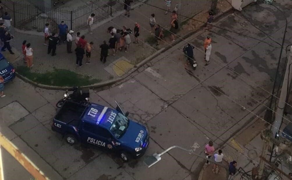 El hincha no soportó el descenso del Colón y se lanzó al vacío desde un octavo piso. Foto: Especial