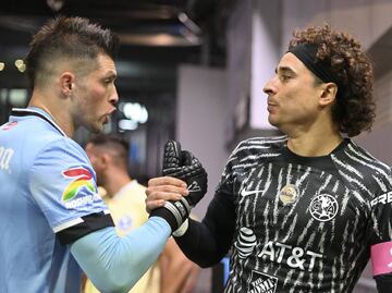 Tiago Volpi se rindió en elogios para Guillermo Ochoa: 'Lo pondría de titular en el Mundial sobre Malagón'