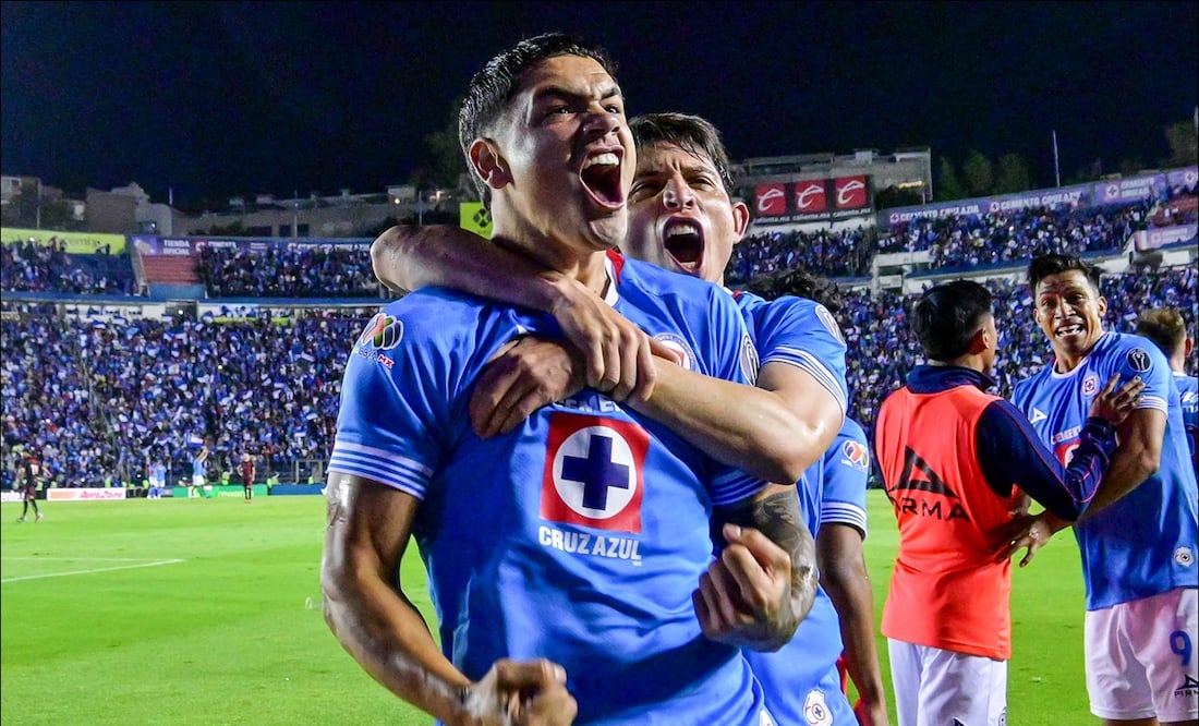 Jugadores de Cruz Azul celebran uno de los goles anotados a Tijuana en la Vuelta de los Cuartos de Final del Apertura 2024. FOTO: Imago7