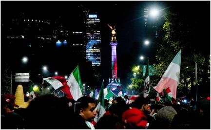 Ángel de la Independencia: Fiesta de miles de personas que celebran noche histórica de México pese a la lluvia