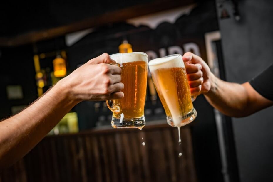 Estos son los años que pierdes de vida si bebes alcohol a diario
