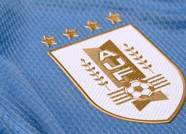 ¿Por qué la selección de Uruguay tiene cuatro estrellas en su escudo?