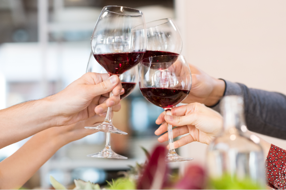 ¿Beber una copa de vino al día es bueno o malo?