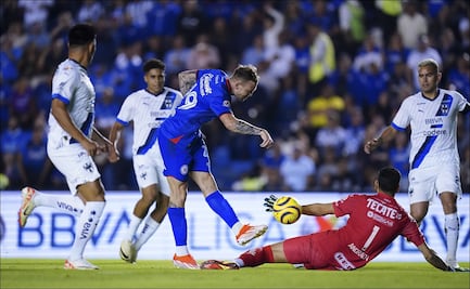 Cruz Azul contra el fuera de lugar; dos goles anulados en menos de diez minutos