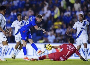 Cruz Azul contra el fuera de lugar; dos goles anulados en menos de diez minutos