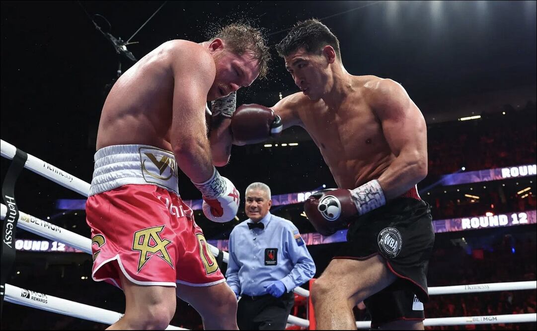 Dmitry Bivol afirmó que por el momento no está en sus planes enfrentarse al Canelo Álvarez. Foto: @BoxingStuds