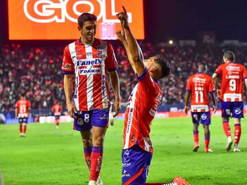 San Luis derrota 2-1 al Monterrey y sueñan con llegar a la gran final