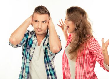 Cuando peleas con tu pareja, tu estómago paga…