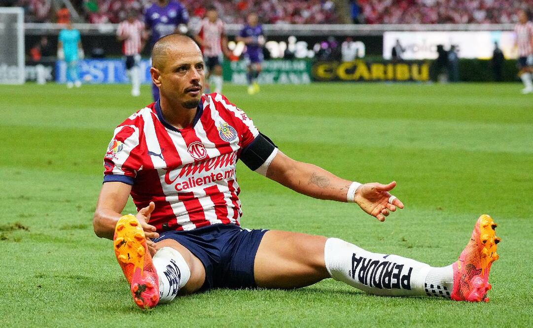 Chicharito Hernández se perderá el juego del sábado por la noche entre Tigres vs Chivas. Foto: Especial