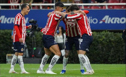 Jugador de Chivas es señalado por promover un grupo de apuestas deportivas en sus redes sociales