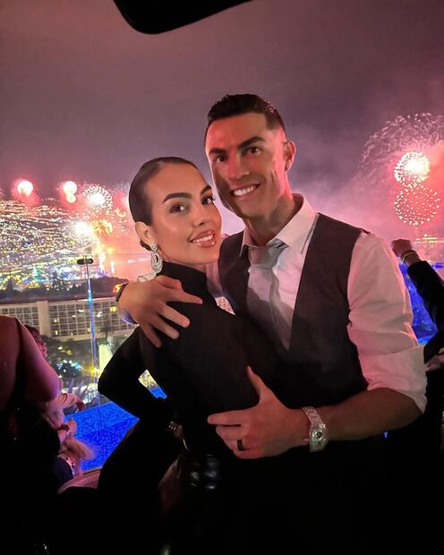 Posible embarazo de Georgina Rodríguez desata rumores en sus vacaciones. Fuente: Instagram @georginagio