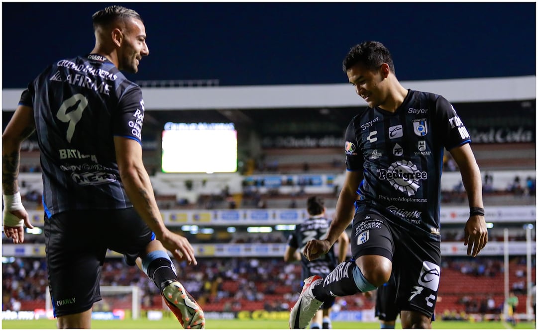 Jugadores de Querétaro festejando un gol ante San Luis / FOTO: Imago7