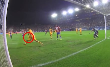¿Ayudaron a Tigres? VAR no marcó mano de Diego Reyes que evitó el segundo gol del Atlético San Luis