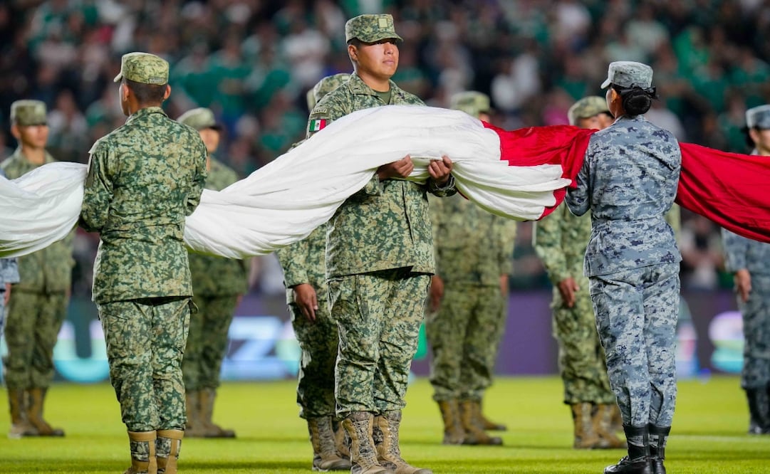 Así se vivió el minuto de silencio a las Fuerzas Armadas en el México vs Islandia / Foto: Imago7