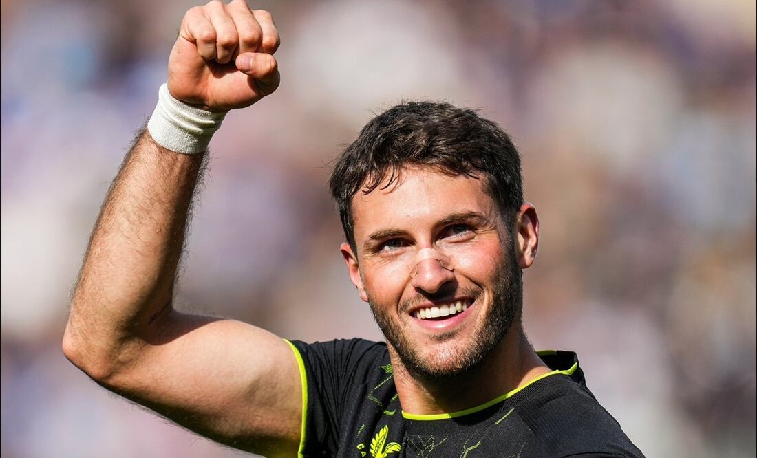 Santiago Giménez venció a Lionel Messi y Cristiano Ronaldo en listado de los mejores jugadores a nivel mundial / FOTO: ESPECIAL