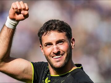 Santiago Giménez supera a Lionel Messi y Cristiano Ronaldo en lista de los mejores jugadores del mundo