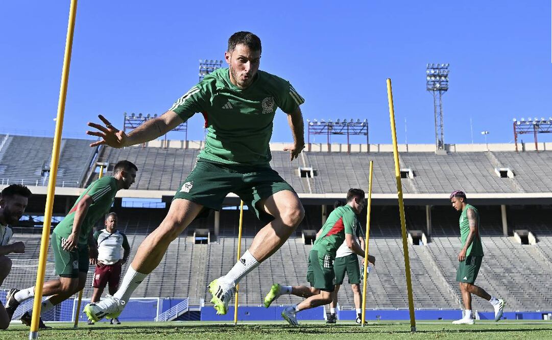 Santiago Giménez ya reportó con la Selección Mexicana. Foto: Imago7